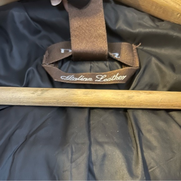 Fur trim wool coat with lamb leather sleeves - Picture 7 of 10